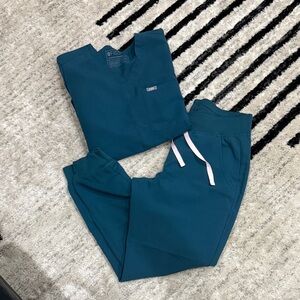 Women’s Figs Caribbean Blue Scrub Set